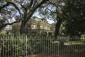 Garden District and Lafayette Cemetery Tour | Guided Tour